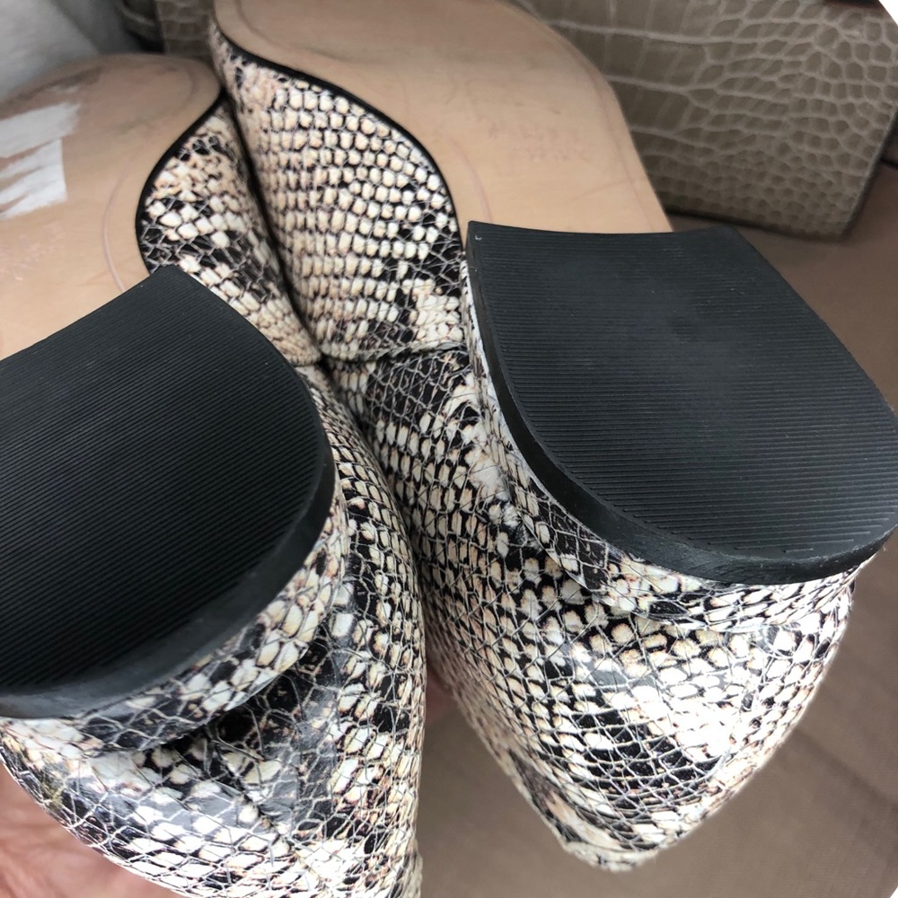 Able Leather Snakeskin Pattern Pointed Toe Loafers - image 7